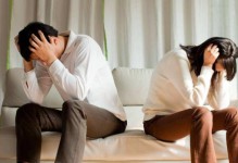 分手后她找了新男友，我该如何挽回？（如何面对分手和新恋情、如何重建感情和信任）