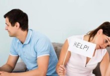 老公提出离婚，如何挽回？（婚姻危机时刻，如何重新点燃爱的火苗？）