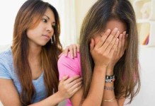 婚姻平淡老公提出离婚该如何挽回关系（婚姻疲软，怎样重新点燃爱情，让婚姻回暖）