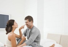 女生行为探析（揭秘女性行为心理，了解她们的真实想法和动机）