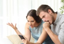 老婆出轨怎么办？15个有效应对策略！（应对老婆出轨，这15个方法必须掌握！）