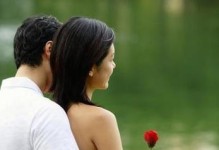 如何挽回女友对你幼稚的看法（六种有效方法让女友重新看到你的成熟）