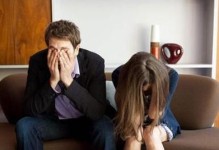 婚姻危机中的挽回技巧（以怀疑老公出轨为例，教你重建信任、拯救婚姻的15个有效方法）
