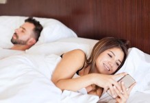 老公变心女人的挽回方法（如何重燃老公对你的爱情激情？）