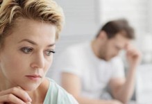 追求已婚男友，老婆不离婚怎么办？（如何应对已婚男友和他的“魔爪”？）