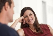 男人如何表现出遇到喜欢的反应（揭秘男人内心深处的心理变化）