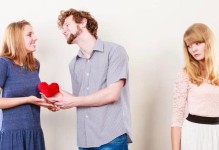 老公冷淡要离婚怎么办？挽回技巧教你救婚！（如何应对老公冷淡的态度？如何挽回婚姻？成功案例揭秘！）