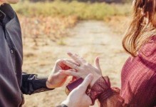 分手后悔了如何挽回？教你挽回女友的小技巧（失去的才懂得珍惜，这些小技巧教你成功挽回女友）