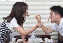 男友妈妈反对我们在一起，该怎么办？（面对男友妈妈的反对，我们应该如何处理？）