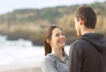 初恋的阴影——如何面对结婚后的心理纠结（结婚、初恋、心理纠结、情感成长）