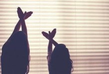 挽回已绝交女友的方法（重建信任，改变自己，用心沟通——三步实现挽回）