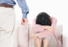 再婚的离异男人（探究离婚男人再婚的动机、心理和行为特征）