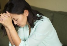 解决男友恐婚的秘诀（建立信任和沟通，让他迈向婚姻）