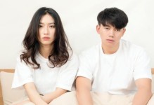 如何以绝招挽回被分手的恋人？（掌握关键技巧，成功收复心爱之人！）