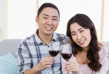 夫妻关系危机（中年夫妻关系破裂的原因与解决方法）