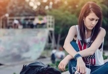 分手后如何挽回对方，15个有效方法解锁（教你利用心理学和情感互动成功挽回爱情，全面解析挽回套路）